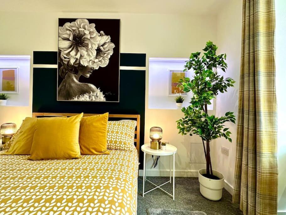 Massive New 8 Bedroom House Sleeps Up To 21 - Accepts Groups - Great Location - Free Parking - Fast Wifi - Smart Tvs - Sleeps Up To 21 People - Close To Bournemouth & Poole Town Centre & Sandbanks Экстерьер фото
