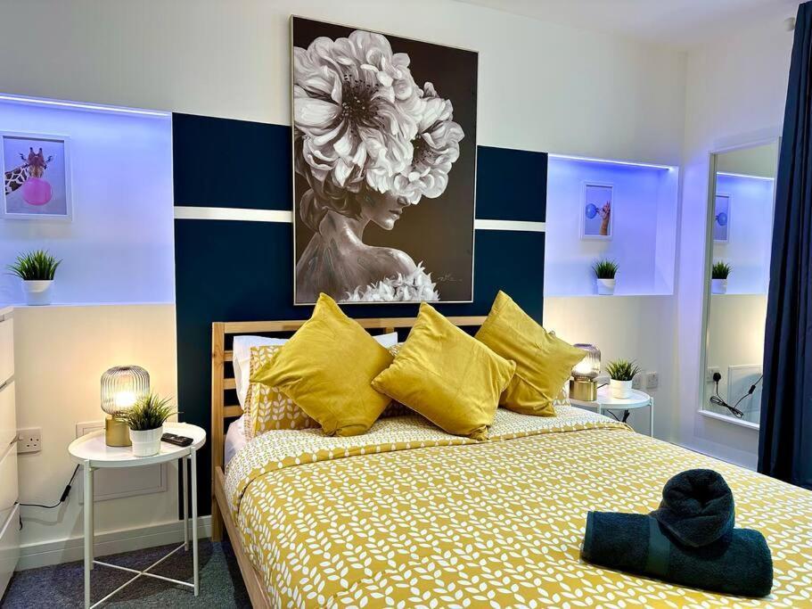 Massive New 8 Bedroom House Sleeps Up To 21 - Accepts Groups - Great Location - Free Parking - Fast Wifi - Smart Tvs - Sleeps Up To 21 People - Close To Bournemouth & Poole Town Centre & Sandbanks Экстерьер фото